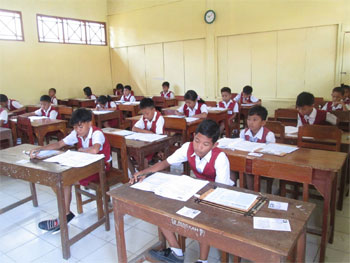 10 Ribu Pengawas Pelototi Ujian Sekolah SD – UN SMP