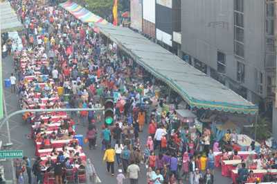Warga Antusias Hadiri Festival Kuliner di Jalan Tunjungan