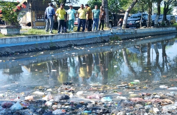 Bupati Jombang Temukan Sungai Penuh Sampah