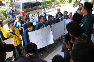Mahasiswa : Surabaya Krisis Kepemimpinan