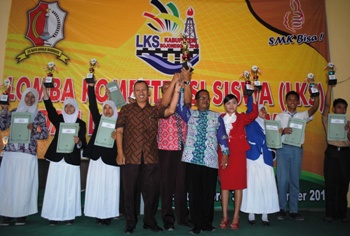 SMKN 2 Bojonegoro Juarai LKS Tingkat Kabupaten