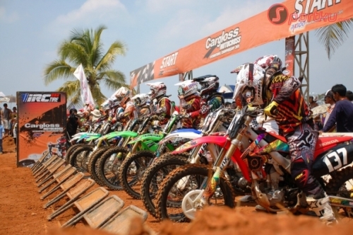 Peserta Motocross Menginap di Luar Bojonegoro