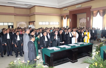 303 Advokat KAI Surabaya Disumpah PT