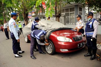 Dishub Surabaya Tertibkan Parkir Liar RS dr Soetomo