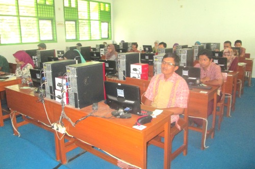 Ribuan Guru di Kabupaten Blitar Ikuti UKG 2015