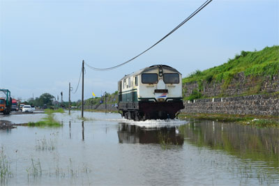Akibat Banjir Porong, 30 Perjalanan KA Terganggu
