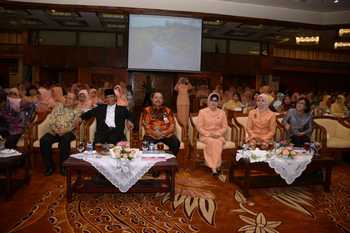 Bude Karwo  Ingatkan Anggota  Dharma Wanita Hormati dan Dukung Karier Suami