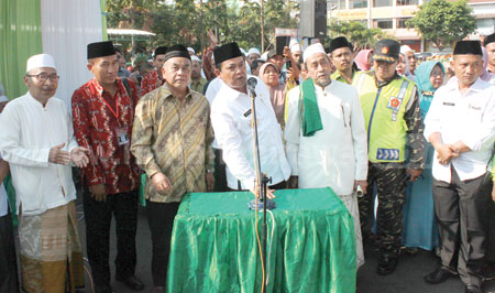 Wali Kota Setiyono Lepas 376 Calon Jamaah Haji