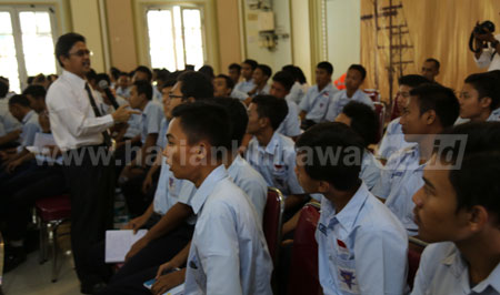 Peduli Pendidikan, Pejabat PLN Mengajar di 66 Sekolah di Indonesia