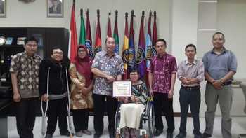 D-Care Apresiasi Beasiswa Difabel UM Surabaya