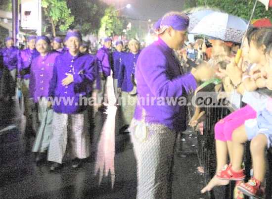 Kemeriahan Parade Nusantara di Nite Carnival Kota Kediri 2016