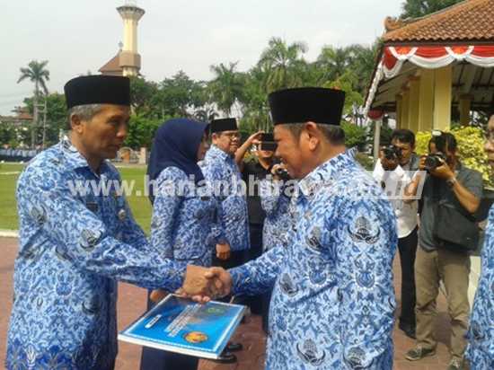 Bupati Sidoarjo Launching Kartu Tanda Anggota KORPRI
