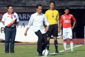 Presiden Jokowi Segera Benahi Sepak Bola Nasional