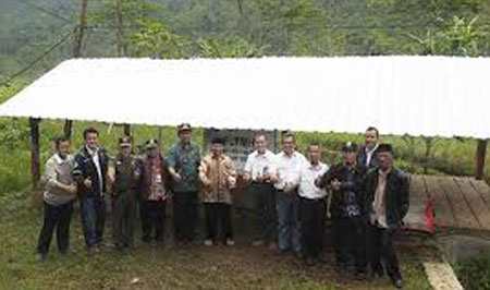 PJB UP Paiton Bangun PLK 40 KW untuk 3 Desa di Probolinggo