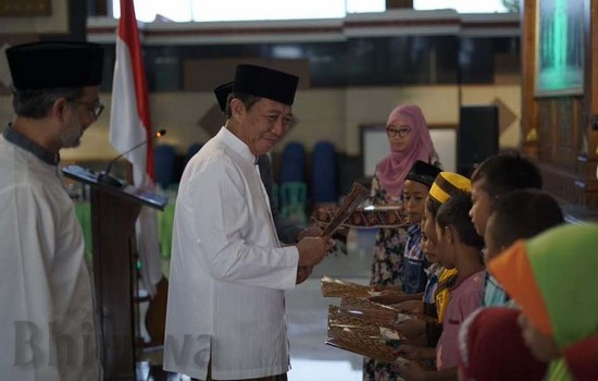 PT Holcim Indonesia Berbagi di Akhir Ramadan