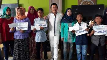 Tab Hotel Surabaya Beri Reward ke Karyawan Berprestasi
