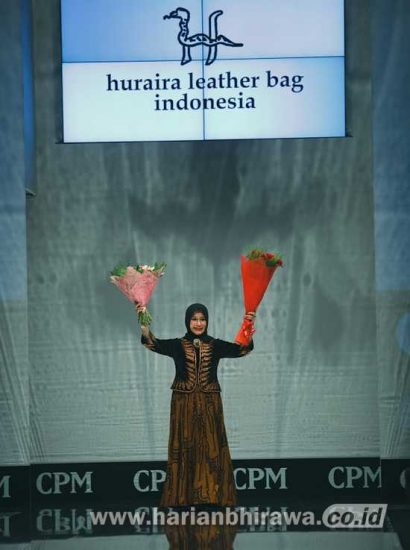 HLB Diapresiasi Dua Hand Buquet di Fashion Show CPM