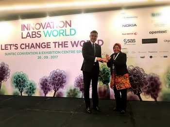 Wali Kota Raih Penghargaan Inspirational Leader GovInsider Innovation Awards 2017