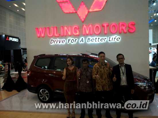 Wuling Motors Hadirkan Seri Confero di Kota Surabaya