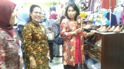 Istri Menkop Kagumi Koperasi Setia Budi Wanita Kota Malang