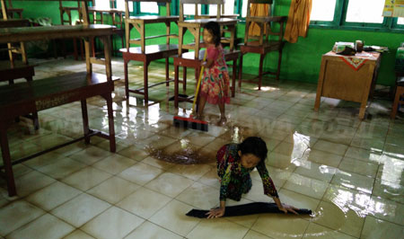 Sungai Welang Pasuruan Meluap, Tiga Sekolah Terendam Banjir