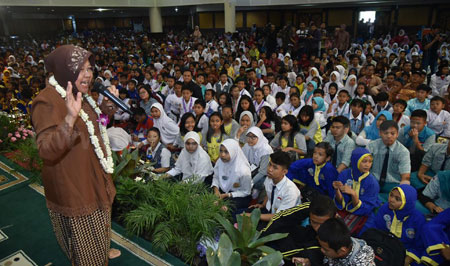 Risma Apresiasi Prestasi 7.873 Pelajar Surabaya