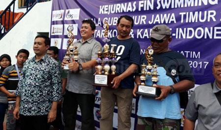 Kota Surabaya Juarai Kejurnas Selam Piala Gubernur 2017
