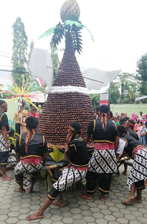 Meriahnya Festival Salak Wedi di Bojonegoro