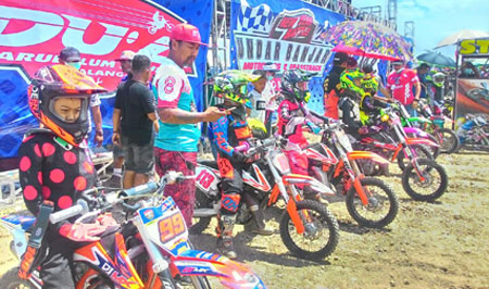 400 Crosser Ikuti Undar Banjar Motocross
