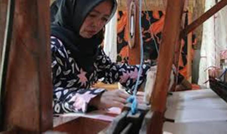 Dewi Rengganis Siapkan Tenun Batik, Digadang Jadi Ikon Baru Probolinggo