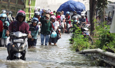 Curah Hujan Tinggi, Sebagian Wilayah Jatim Dikepung Banjir