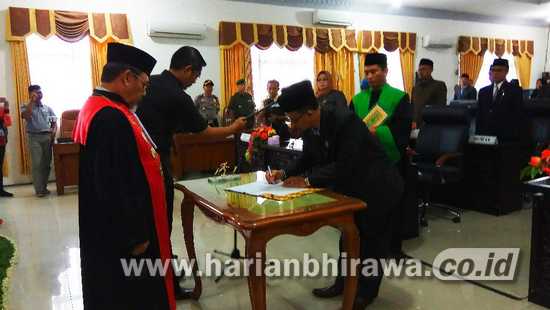 Suyono Dilantik Jadi Wakil Ketua DPRD Gantikan Umar Faruq dari PAN