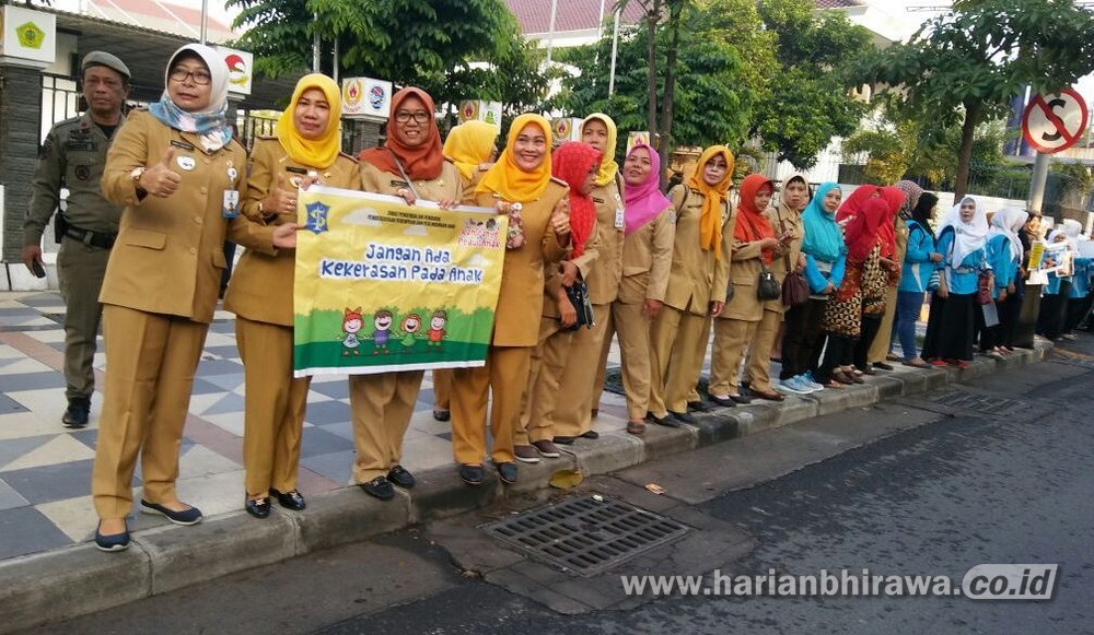 Kampanye Peduli Anak di Surabaya