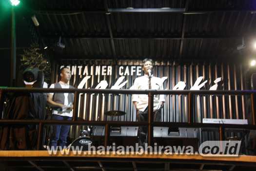 Bupati Amin Resmikan Cafe Container Pertama di Bondowoso