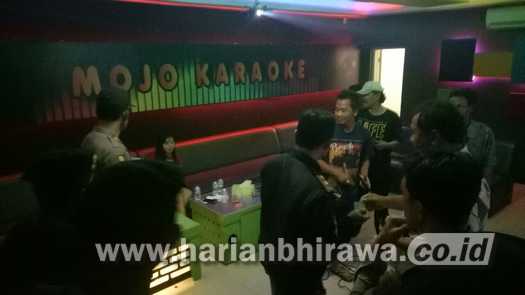 Satpol PP Kota Mojokerto Razia Karaoke hingga Bangunan Liar