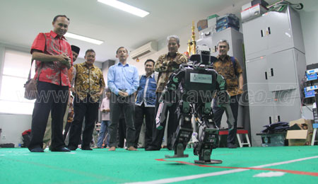Tim Robotika ITS Siap Sabet Juara di Taiwan dan Vietnam