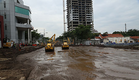 Perbaikan Jalan Raya Gubeng Hampir Tuntas