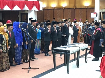 50 Anggota DPRD Periode 2019-2024 Dilantik Dalam Rapat Paripurna DPRD Surabaya