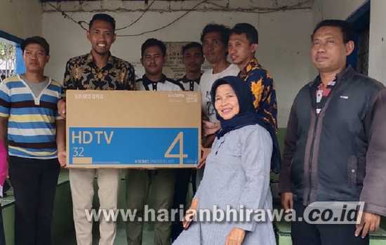 Pemkot Pasang 16 TV Wall Balai RT/RW di Pesisir Surabaya