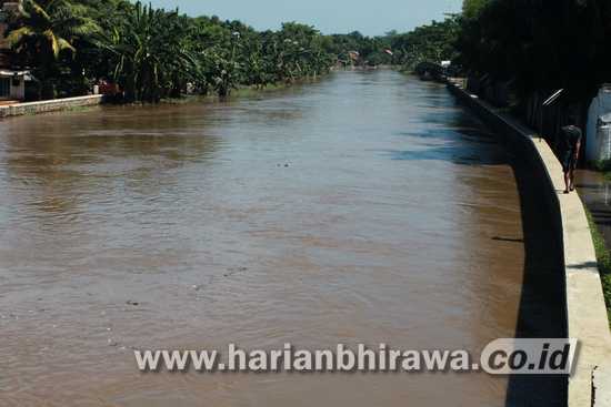 Koordinasi Pusat dan Provinsi Direspons Sungai Welang di Pasuruan Dikeruk