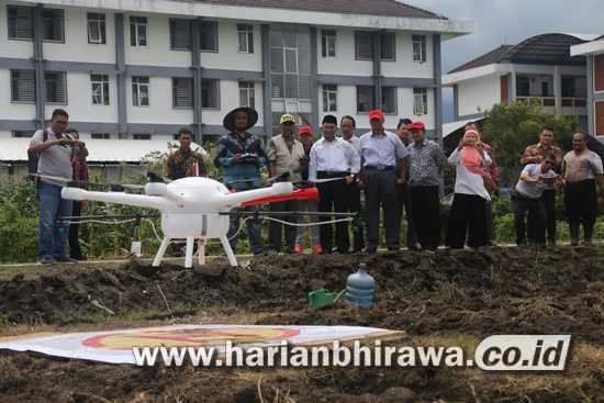 Dosen Universitas Muhammadiyah Malang Ciptakan Tiga Drone Pertanian Modern
