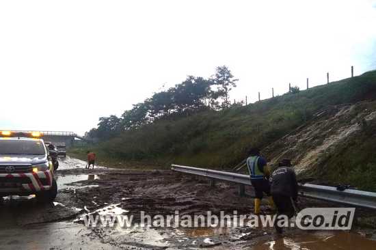 Paska Banjir di Tol Pandaan-Malang, PT Jasa Marga Tinggikan Tanggul Irigasi