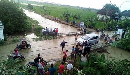 Banjir Bandang Terjang Dua Desa di Tuban