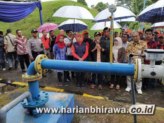 Gubernur Khofifah Sidak Bantuan Pompa Perumdan Tugu Tirta di Tandon Tlogomas
