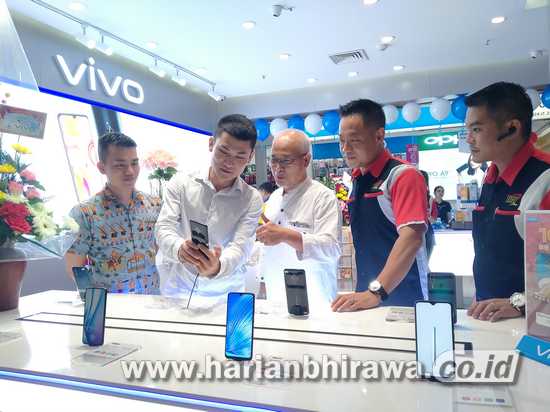 Mobile Phone Vivo Targetkan Penjualan 100 Persen