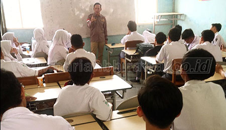 Terapkan Kaskus, Komisioner KPU Batu Bergiliran Jadi Guru SMA/SMK