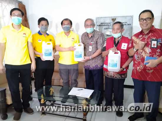 PMI Jatim Siap Salurkan 40 Jerigen Hand Sanitizer dari Marga Huang