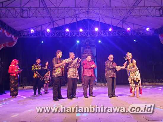 Bersama Pemkab Blitar, Disbudpar Jatim Gelar Festival Kresnayana di Candi Penataran