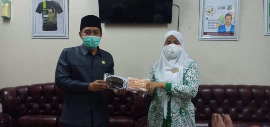 Fraksi PPP DPRD Jombang Bagikan 1.000 Masker untuk Fatayat NU
