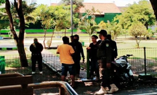 Bandel Bergerombol Bakal Ditangkap Satpol PP Kota Probolinggo